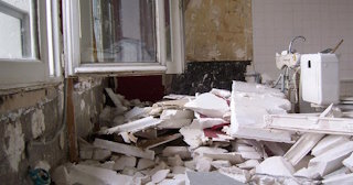 Демонтаж хрущевки в Партизанске - удаление старых полов и стен по выгодной цене от 1726 рублей.